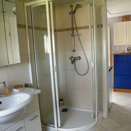 Semesterbostad Strecker, *